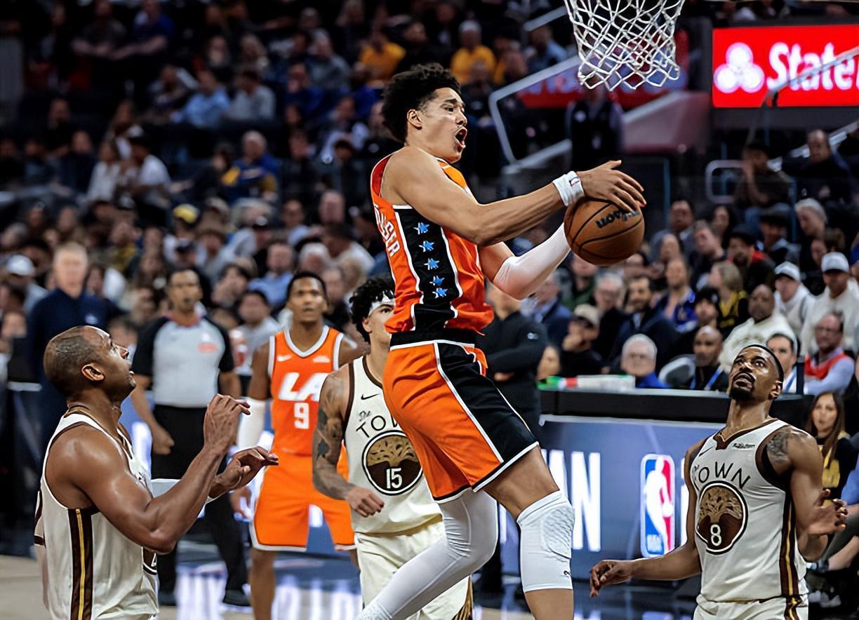 乐鱼网页版-面对勇士打出了统治级的表现！快船应该让内线新秀进入先发阵容？